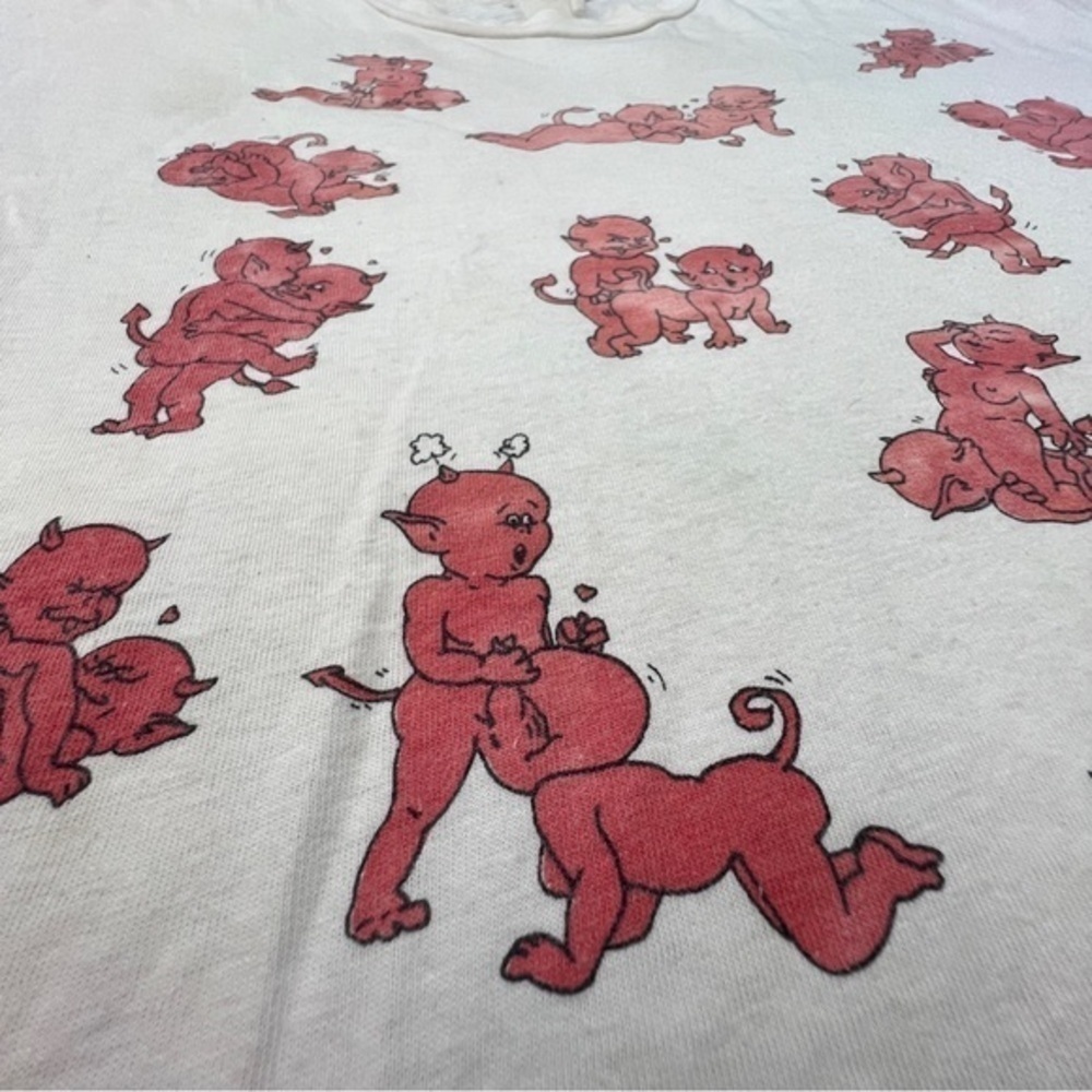 Vintage 1990s Devils Sex Positions All Over Print Demons Graphic White Tee XL π - Picture 2 of 14